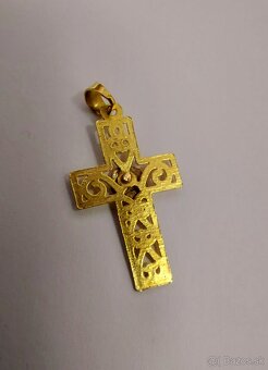 Zlatý prívesok - 8