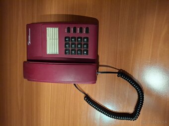Telefón - 8