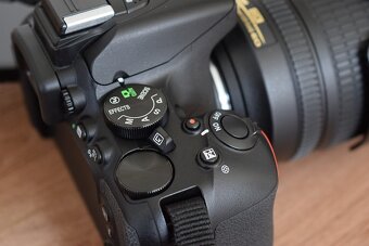 Nikon D5600 - wifi BT - dotyk. displej AF VR objektiv 18-105 - 8