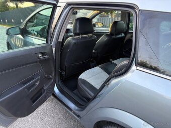 Opel Astra Combi - 8