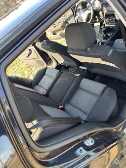 Predám Volkswagen Golf 4 1.9 66 kw - 8