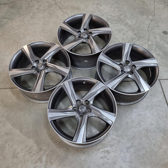 Hliníkové Volvo disky 5x108 R18 8J ET55 - 8
