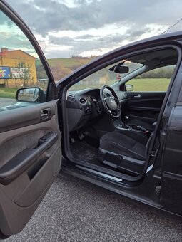Ford Focus 1.6 benzín - 8