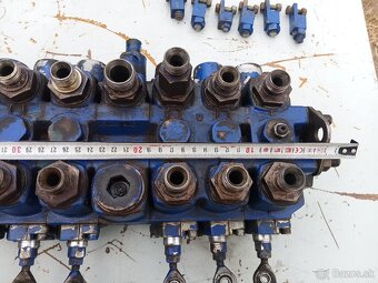 Hydraulický rozvádzač na mechanickú ruku - 8