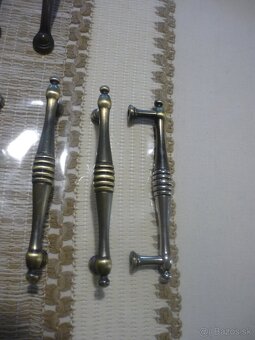 Rustikálne úchytky na nábytok. - 8