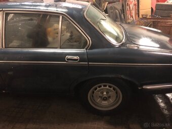 Jaguar XJ6 - 8