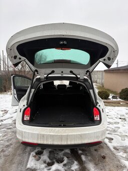 Predám Opel Insignia combi - 8