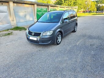 Volkswagen Touran 1.9 TDI 7-Miestne - 8