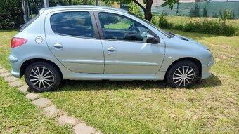 Peugeot 206 1,4 benzín, klimatizácia - 8