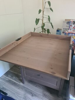 Prebalovaci pult s postielkou a matracom Sundvik Ikea - 8