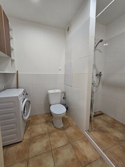 Ponúkam na prenájom 1. izbový byt s balkónom na sídlisku Záp - 8