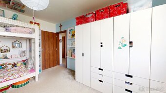 NOVÁ CENAPonúkame na predaj priestranný 3-izbový byt s log - 8