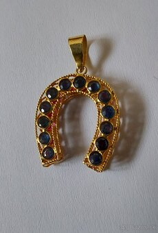 Zlatý prívesok so zafírmi a rubínmi - 8