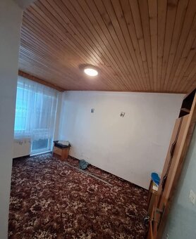 Na predaj rodinný dom so záhradou 1400 m2, obec Dvorníky. - 8