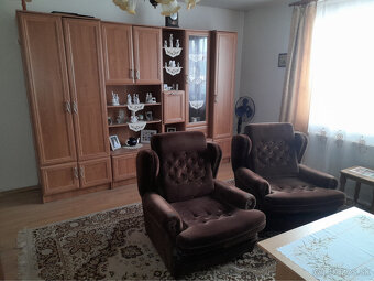 Znížená cena :: Predaj rodinného domu s veľkým pozemkom – ko - 8