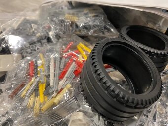 NOVÉ Porsche 911 RSR 1580ks kostek - 8