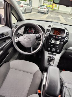 Opel Zafira 7 miestne - 8