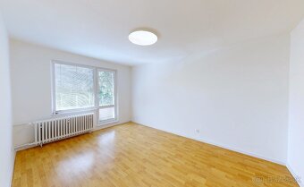 Veľký 3 izb.byt s lodžiou a šatníkom ZLATÝ POTOK - 8
