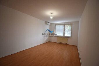 EXKLUZÍVNE - Moderný 3-izbový byt po rekonštrukcii na predaj - 8