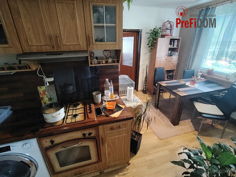 PREDAJ veľký 4 izbový byt s BALKÓNOM Nové Zámky. - 8