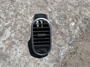 Suzuki Splash 2009 diely interieru, vyduch, svetlo, zrkadlo - 8