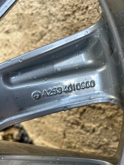 zimní kola Mercedes GLC 19 originál - 8