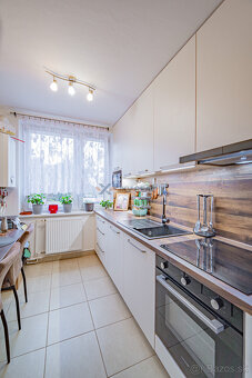 SKVELÁ PRÍLEŽITOSŤ Na predaj krásny 3i byt so záhradkou. - 8