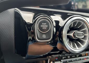 Mercedes-Benz Třídy A 180 1.3 AMG AUTOMAT KŮŽE NAVI benzín - 8