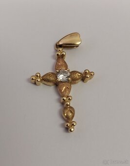 Zlatý prívesok - 8