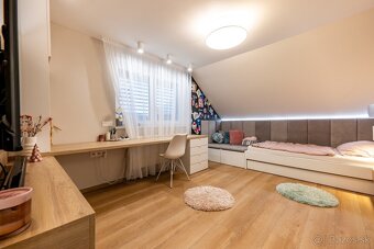 Exkluzívna rodinná vila Bošáca - 8