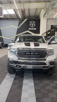 Dodge Ram 1500 5,7 HEMI - 8