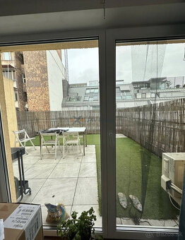 2-izbový byt s krbom a terasou v centre Bratislavy - 8