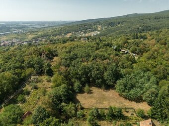 MIKELSSEN - Na predaj veľkorysý pozemok v lese s možnosťou v - 8