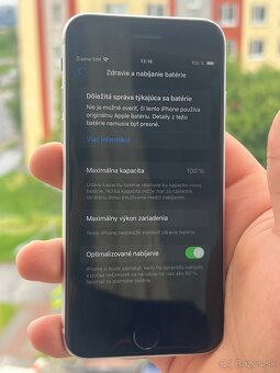 iPhone SE - 8