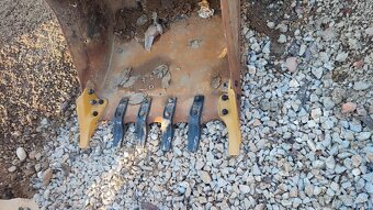 Komatsu wb93r5 - 8