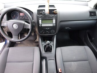 Volkswagen Golf 1.6 FSI Trend - 8
