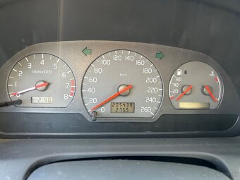 Predám Volvo s40 2.0T - 8