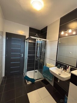 5 izbový rodinný dom s pozemkom 889 m² v obci Soblahov - 8