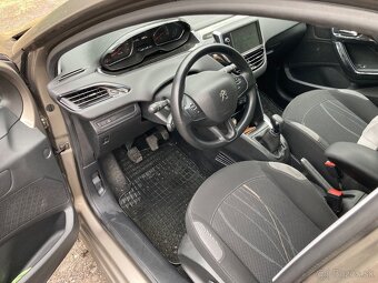 Peugeot 208 benzín 2012 - 8