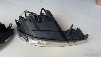 Svetla Peugeot 206 - 8