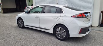 Hyundai IONIQ Plug In Hybrid - 8