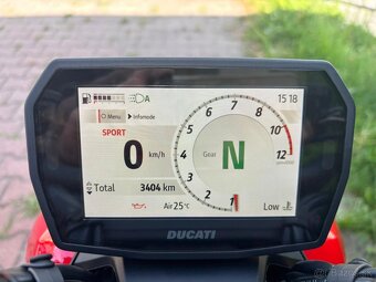 DUCATI STREETFIGHTER V2 S - 8