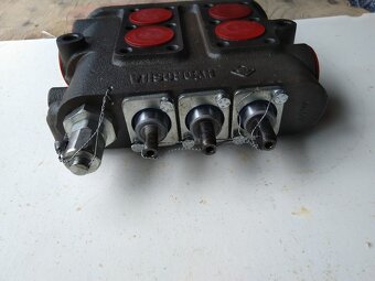 hydraulický rozvádzač R-100 - 8