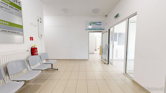 PREDAJ-NOVOSTAVBA S POLYFUNKCIOU-PIEŠŤANY-MED CENTRUM SÍDLIS - 8