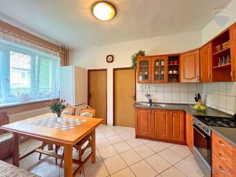 NOVINKA Rodinný dom s veľkým slnečným pozemkom – Opatovce n - 8