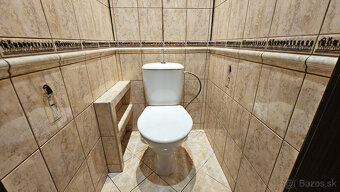 EXKLUZÍVNE 3-izbový byt s lodžiou, zariadený, všade bl - 8