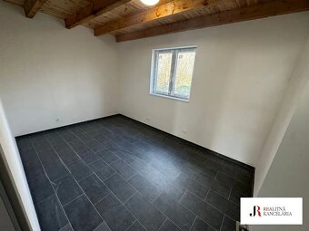 Exkluzívne murované haly na predaj v KN 1 000 m², výška 5 m - 8