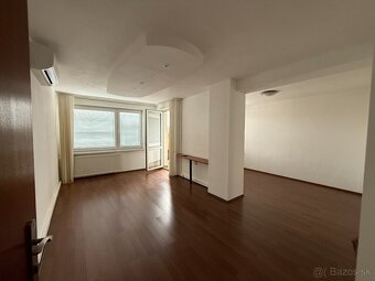 Dvojpodlažný dom vhodný na sídlo firmy, Staré Mesto - 8