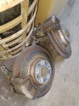 Otoče škoda Superb 2 2.0tdi, predné závesy - 8