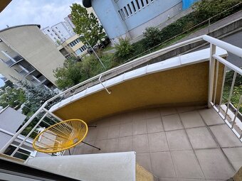 Veľký 3-izbový byt (pôvodne 4-izb.) s parkingom, BA I - 8